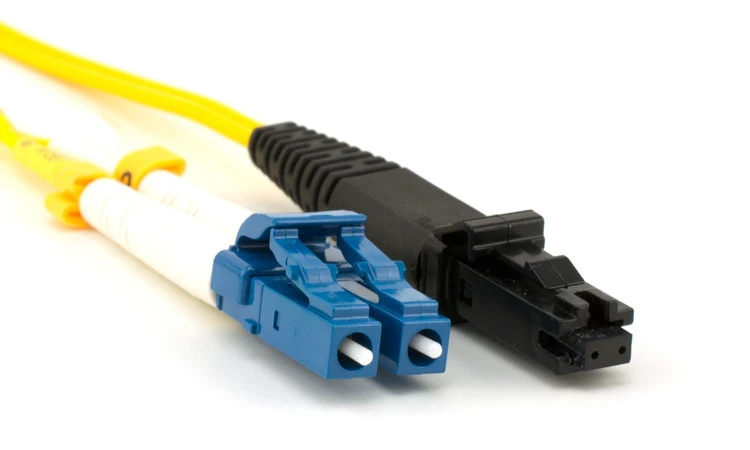 Cordon de brassage MTRJ à fibre optique