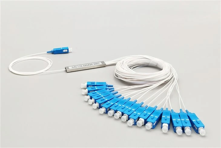 Séparateur de fibre PLC 1X16, tube en acier, fibre nue 250 μm, SC UPC, monomode