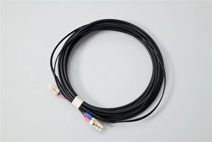 Cordon de brassage à fibre optique LC multimode duplex
