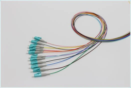 Pigtail à fibre optique LC UPC OM3 12 COULEURS