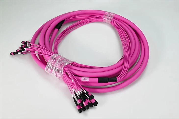 Cordons de brassage fibre MTP MPO 12 noyaux OM4